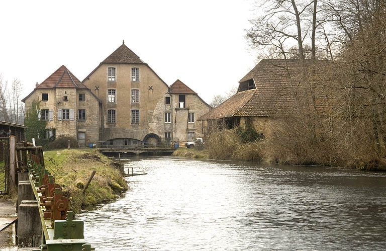 Vue d'ensemble depuis l'amont. © Région Bourgogne-Franche-Comté, Inventaire du patrimoine