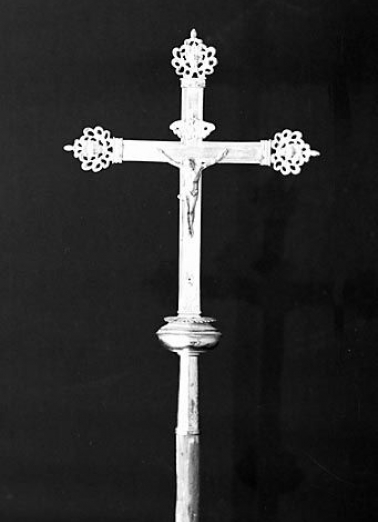 Vue de la face avec le Christ. © Région Bourgogne-Franche-Comté, Inventaire du patrimoine