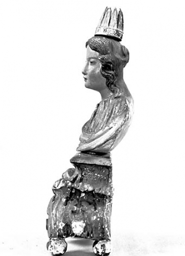 Sainte couronnée, buste gauche. © Région Bourgogne-Franche-Comté, Inventaire du patrimoine