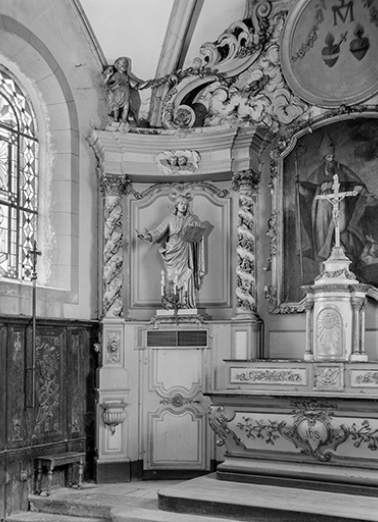 Saint situé à gauche : vue d'ensemble avec le maître-autel. © Région Bourgogne-Franche-Comté, Inventaire du patrimoine