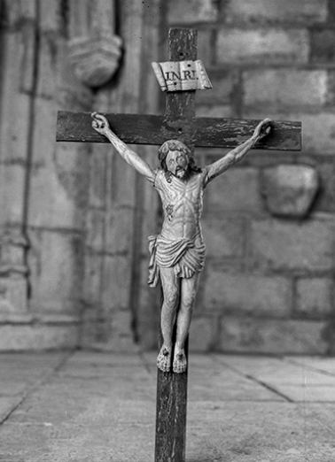 Statue : Christ en croix. © Région Bourgogne-Franche-Comté, Inventaire du patrimoine