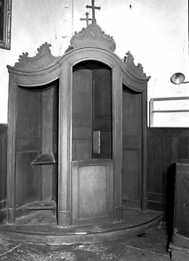 Vue d'ensemble du confessionnal sud. © Région Bourgogne-Franche-Comté, Inventaire du patrimoine