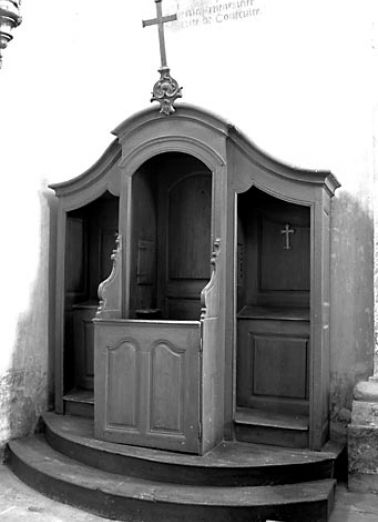 Vue générale du confessionnal gauche. © Région Bourgogne-Franche-Comté, Inventaire du patrimoine