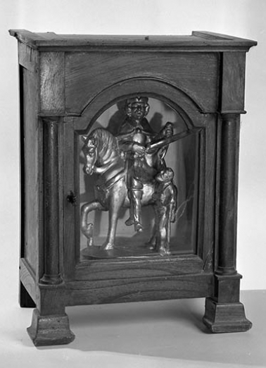 Vue d'ensemble de la statuette dans son coffret. © Région Bourgogne-Franche-Comté, Inventaire du patrimoine