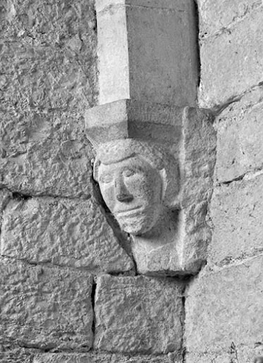 Intérieur : détail du chapiteau à droite du choeur. © Région Bourgogne-Franche-Comté, Inventaire du patrimoine