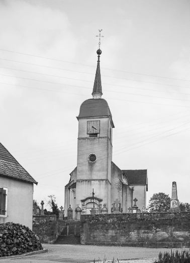 Façade antérieure avec tour-clocher. © Région Bourgogne-Franche-Comté, Inventaire du patrimoine