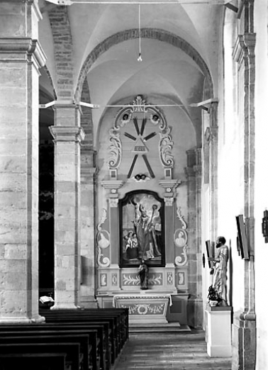 Vue d'ensemble de l'autel-retable latéral droit. © Région Bourgogne-Franche-Comté, Inventaire du patrimoine