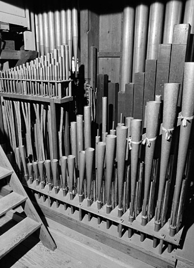 Détail de la tuyauterie du grand orgue. © Région Bourgogne-Franche-Comté, Inventaire du patrimoine