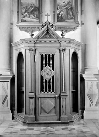 Premier confessionnal du bas-côté droit, vue d'ensemble. © Région Bourgogne-Franche-Comté, Inventaire du patrimoine