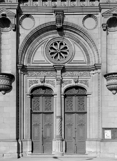 Façade principale, portail. © Région Bourgogne-Franche-Comté, Inventaire du patrimoine
