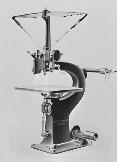 Scie alternative à découper pour bois et métaux munie d'une perceuse. © Région Bourgogne-Franche-Comté, Inventaire du patrimoine