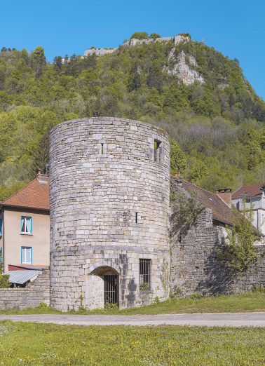  tour fortification d'agglomération © Région Bourgogne-Franche-Comté, Inventaire du patrimoine