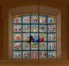 Vitrail : Donation du rosaire à saint Dominique et les 15 mystères du rosaire. © Région Bourgogne-Franche-Comté, Inventaire du patrimoine