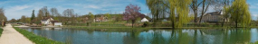Vue panoramique. De gauche à droite : le site d'écluse et le château. © Région Bourgogne-Franche-Comté, Inventaire du patrimoine