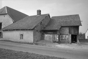 Ferme située rue du Château, cadastrée 1972 AB 76 : façade latérale droite. © Région Bourgogne-Franche-Comté, Inventaire du patrimoine