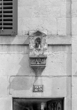 Détail : niche au-dessus de la porte. © Région Bourgogne-Franche-Comté, Inventaire du patrimoine