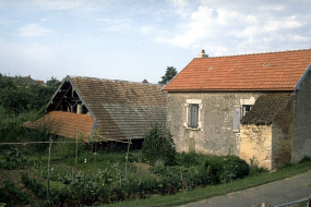 Halle de séchage (B) et logement patronal (C). © Région Bourgogne-Franche-Comté, Inventaire du patrimoine