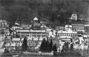Jura-Touriste - Morez. Vue partielle [le quartier de l'hôtel de ville], entre 1907 et 1925. © Région Bourgogne-Franche-Comté, Inventaire du patrimoine