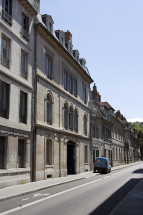 Vue d'ensemble de la façade sur rue, de trois quarts gauche. © Région Bourgogne-Franche-Comté, Inventaire du Patrimoine