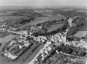 Vue aérienne depuis le sud-est. © Région Bourgogne-Franche-Comté, Inventaire du patrimoine