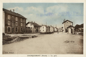 Charquemont (Doubs) - La Gare [vue d'ensemble de la rue de la Gare], 2e quart 20e siècle © Région Bourgogne-Franche-Comté, Inventaire du patrimoine