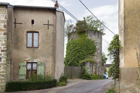 La tour dite Mathey, rue du Bourg. © Région Bourgogne-Franche-Comté, Inventaire du patrimoine