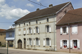 Vue de trois-quart sud-est de la maison 6 rue Jean Monasson © Région Bourgogne-Franche-Comté, Inventaire du patrimoine