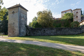 Vue d'ensemble du château depuis la véloroute © Région Bourgogne-Franche-Comté, Inventaire du patrimoine