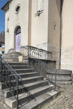 La volée de marches pour accéder à la chapelle. © Région Bourgogne-Franche-Comté, Inventaire du patrimoine