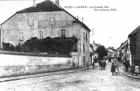 La Grande rue, carte postale. © Région Bourgogne-Franche-Comté, Inventaire du patrimoine
