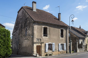 Vue d'ensemble depuis le nord-ouest. © Région Bourgogne-Franche-Comté, Inventaire du patrimoine