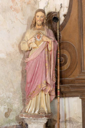 Statue de Jésus montrant son coeur et ses plaies. © Région Bourgogne-Franche-Comté, Inventaire du patrimoine