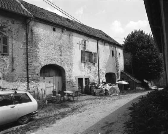 Façade antérieure vue de trois quarts gauche. © Région Bourgogne-Franche-Comté, Inventaire du patrimoine