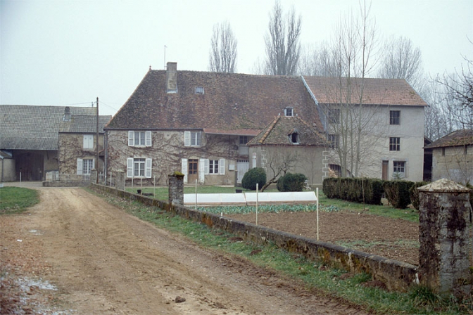 Vue d'ensemble, depuis l'est. © Région Bourgogne-Franche-Comté, Inventaire du patrimoine
