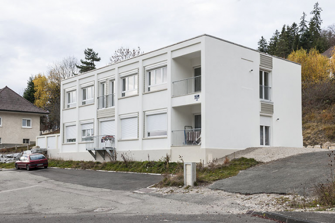 Façades antérieure et latérale droite, après la transformation en immeuble. © Région Bourgogne-Franche-Comté, Inventaire du patrimoine