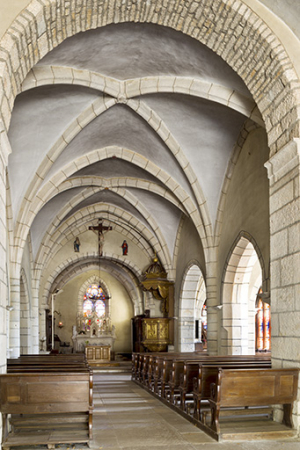 Intérieur : la nef vue de trois quart depuis l'entrée. © Région Bourgogne-Franche-Comté, Inventaire du patrimoine