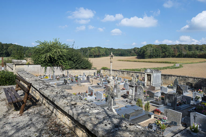 Intérieur du cimetière. © Région Bourgogne-Franche-Comté, Inventaire du patrimoine
