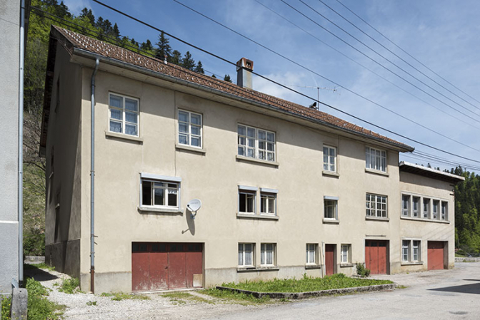 Immeuble et atelier : façade latérale gauche, de trois quarts gauche. © Région Bourgogne-Franche-Comté, Inventaire du patrimoine