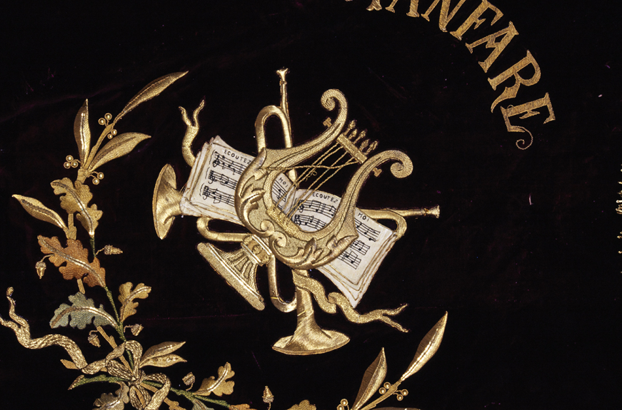 Détail de la bannière de la fanfare de Tannay (58) © phot. J.-L. Duthu, Région Bourgogne-Franche-Comté, Inventaire du patrimoine, 1995