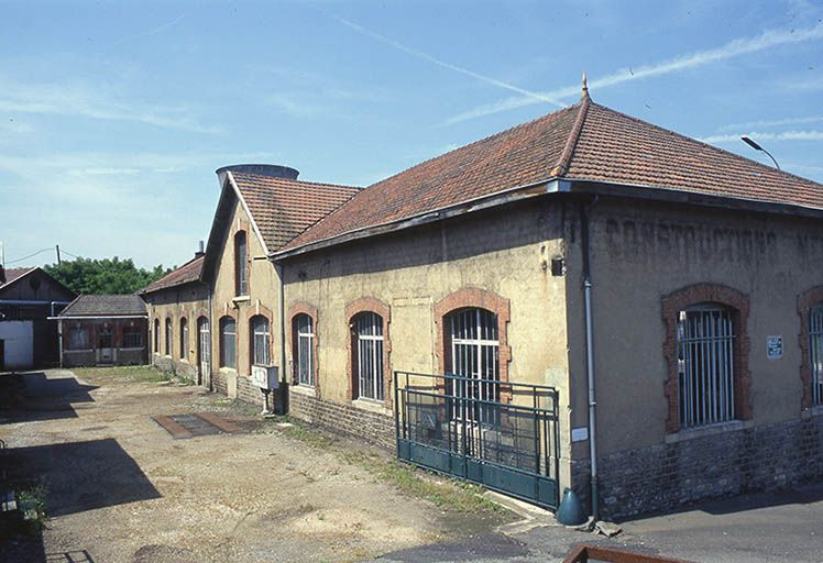 Façade antérieure de l'atelier d'ajustage et de tournage. © Jean-Luc Duthu / Région Bourgogne-Franche-Comté, Inventaire du patrimoine - 1996