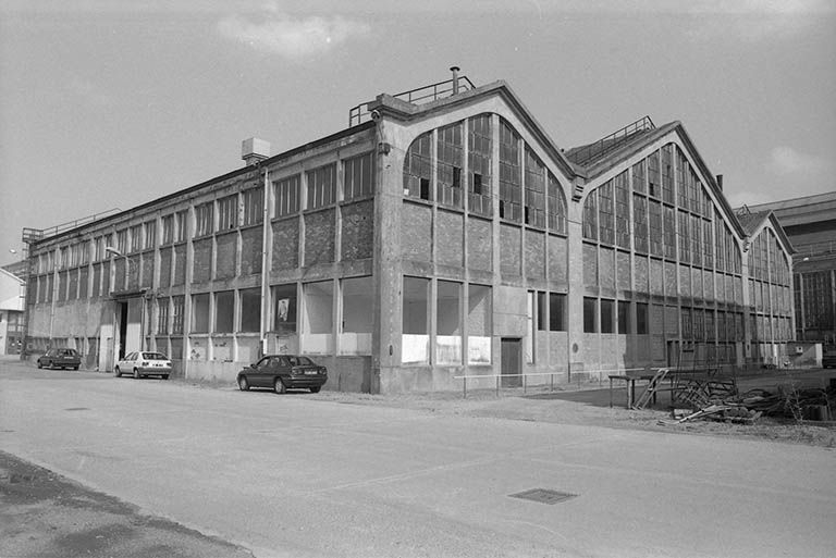 Magasin, vestiaires et douches vus de l'ouest. © Frédéric Pillet / Région Bourgogne-Franche-Comté, Inventaire du patrimoine - 1999