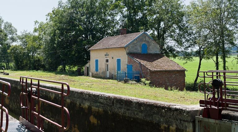 Vue d'ensemble du site d'écluse. © Pierre-Marie Barbe-Richaud / Région Bourgogne-Franche-Comté, Inventaire du patrimoine - 2011
