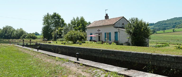 Vue d'ensemble du site d'écluse. © Pierre-Marie Barbe-Richaud / Région Bourgogne-Franche-Comté, Inventaire du patrimoine - 2011