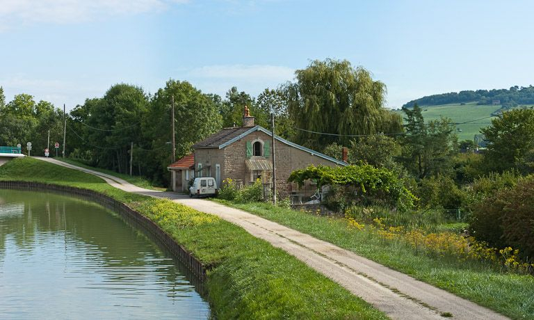 Vue de la maison de garde. © Pierre-Marie Barbe-Richaud / Région Bourgogne-Franche-Comté, Inventaire du patrimoine - 2011