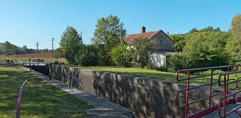 Vue d'ensemble du site d'écluse. © Pierre-Marie Barbe-Richaud / Région Bourgogne-Franche-Comté, Inventaire du patrimoine - 2011