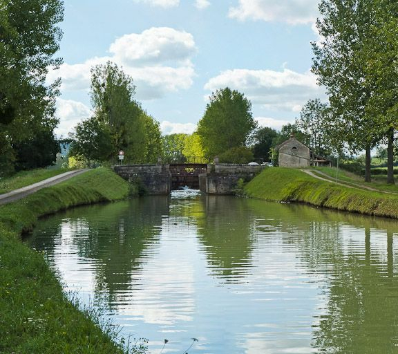 Vue d'aval. © Pierre-Marie Barbe-Richaud / Région Bourgogne-Franche-Comté, Inventaire du patrimoine - 2011