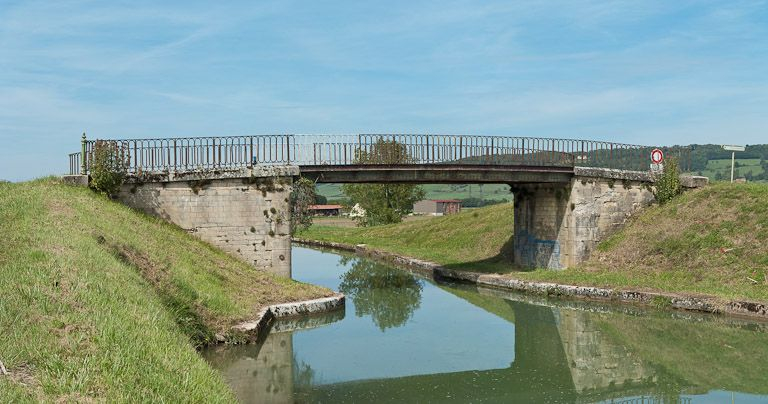 Vue du pont. © Pierre-Marie Barbe-Richaud / Région Bourgogne-Franche-Comté, Inventaire du patrimoine - 2011
