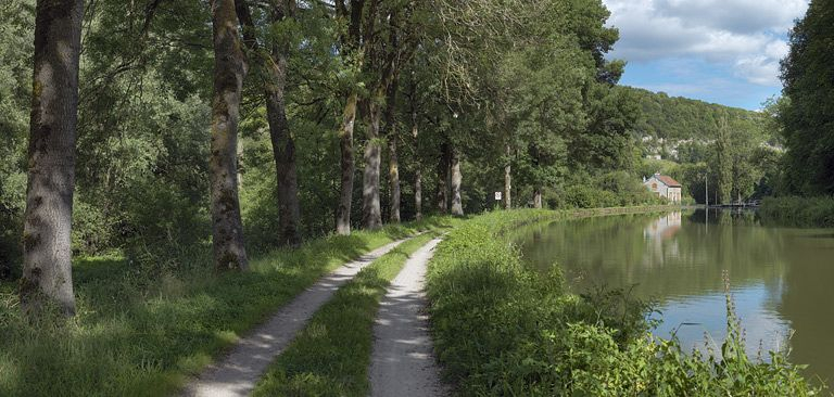 Vue large d'amont du site d'écluse 17. © Thierry Kuntz / Région Bourgogne-Franche-Comté, Inventaire du patrimoine - 2012