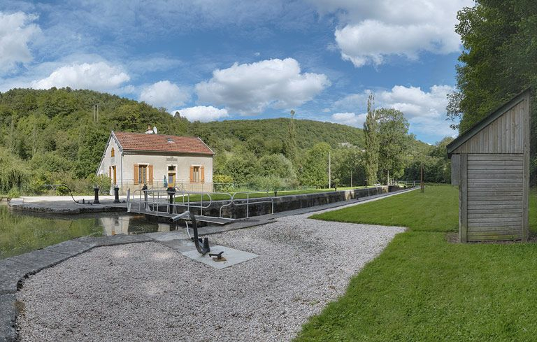 Vue d'amont du site d'écluse 17. © Thierry Kuntz / Région Bourgogne-Franche-Comté, Inventaire du patrimoine - 2012