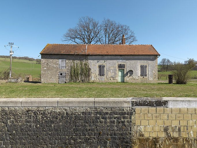 La maison éclusière et son annexe de face. © Thierry Kuntz / Région Bourgogne-Franche-Comté, Inventaire du patrimoine - 2012